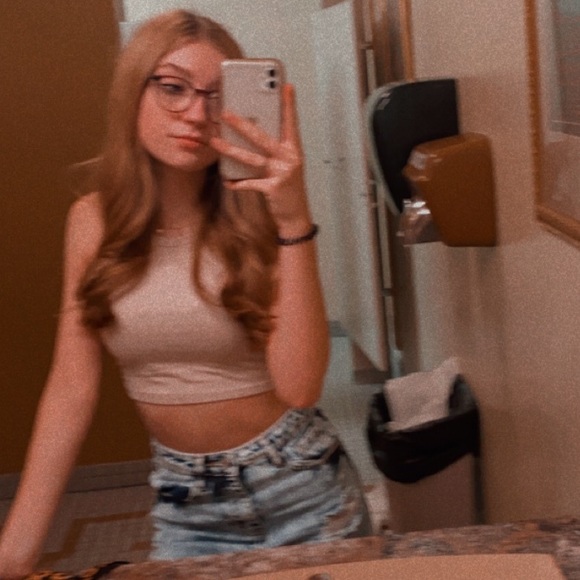 Meet your Posher, Baylee - Picture 1 of 1